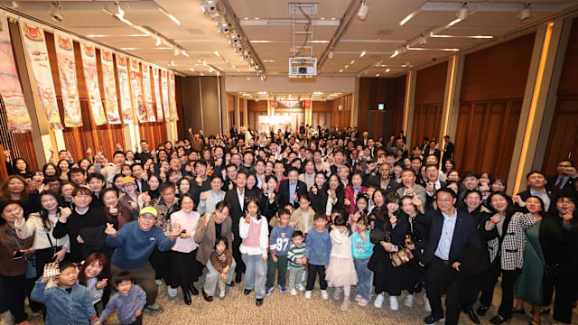 黄总理续程前往首尔 同旅居韩国的新加坡人见面