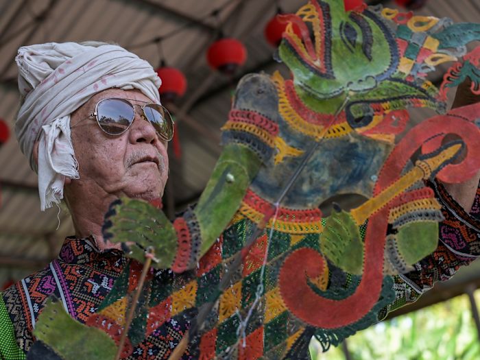 At 71, this Chinese wayang kulit master is still performing and evolving the art
