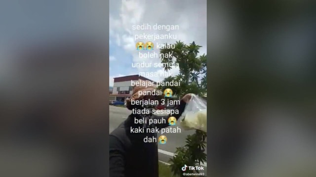 “走断了腿”腌制芒果没人买  马国男子后悔当初没好好读书