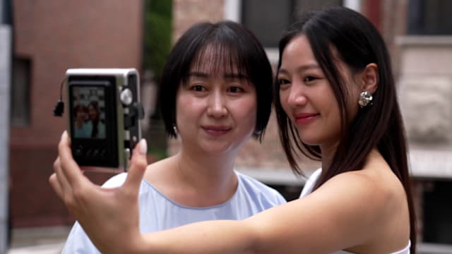 当年不欢而散，刘怡伶赴韩国与前经纪人重逢，现场“翻旧账”！