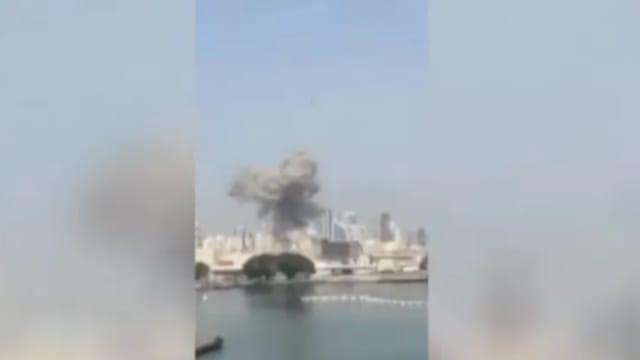 美国第五舰队服务中心遭导弹袭击