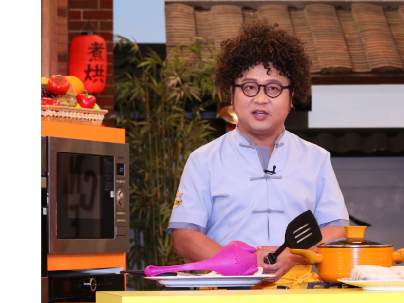 Lin Yu-Chih and Amber An show cooking skills in the press conference of "Master Chef's scientific kung fu"