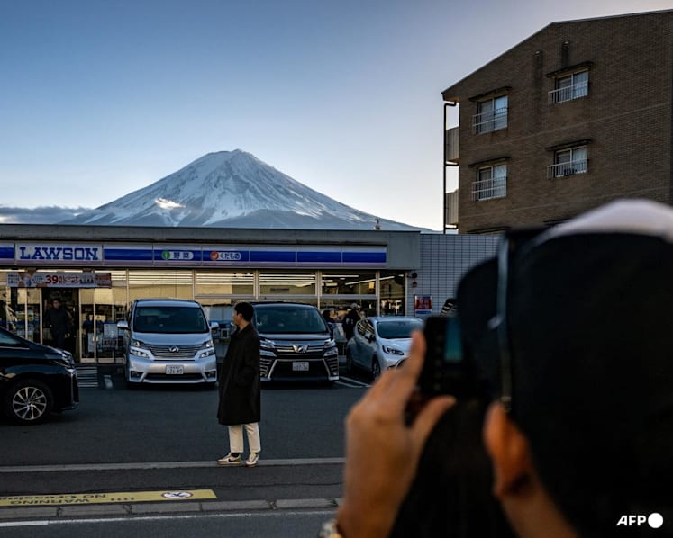 Commentary: Mount Fuji overtourism furore tests limits of Japan’s hospitality