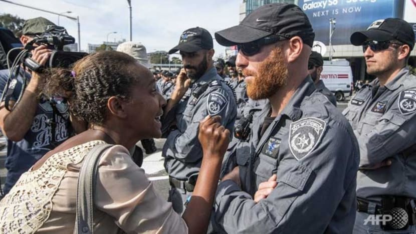 Rakyat Israel keturunan Yahudi dari Habsyah bertempur dengan pasukan keselamatan