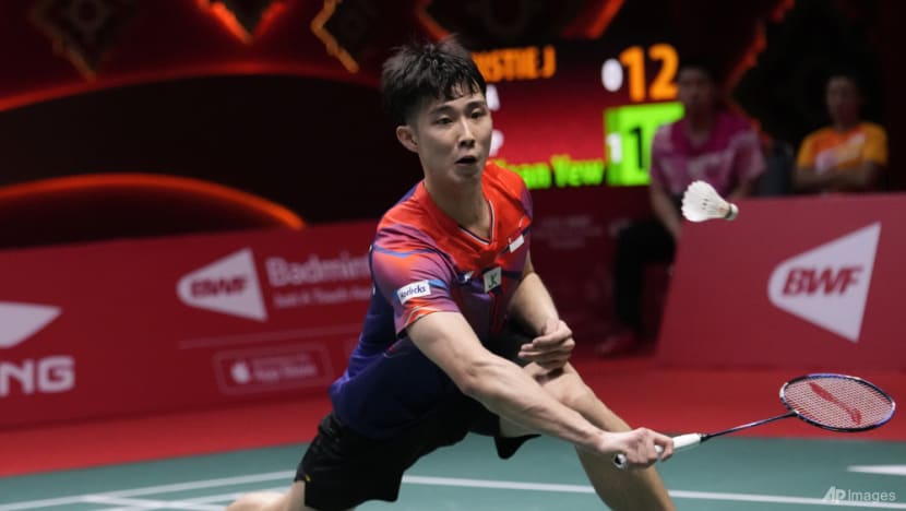 Singapore's Loh Kean Yew loses second match at badminton World Tour Finals Singapore's Loh Kean Yew loses second match at badminton World Tour Finals