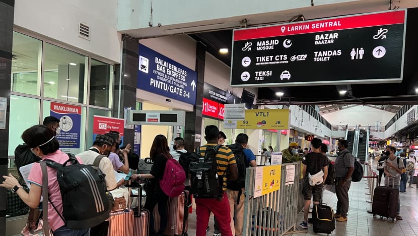 Singapore freezes new ticket sales for VTL flights and buses from Dec 23 to Jan 20 amid Omicron concerns Singapore freezes new ticket sales for VTL flights and buses from Dec 23 to Jan 20 amid Omicron concerns