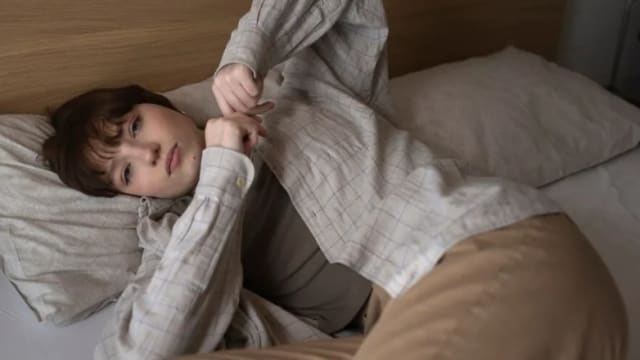 多睡一会儿　赖床有益身心健康！