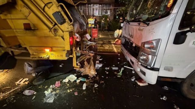 台湾回收车驾驶昏厥撞向倒垃圾民众 酿一死六伤 