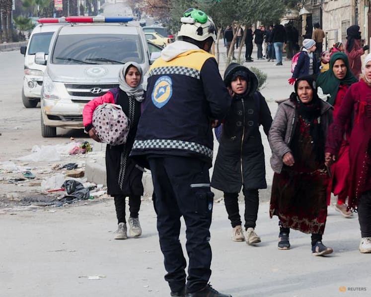 Syrian army orders evacuations as heavy fighting grips Aleppo's Kurdish areas