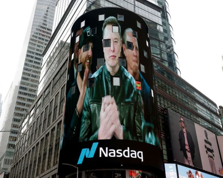 Chip stocks plunge, but bargain-hunters limit scale of tech rout