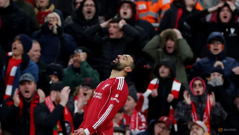 Man Utd strengthen top-four bid, Liverpool held by Spurs