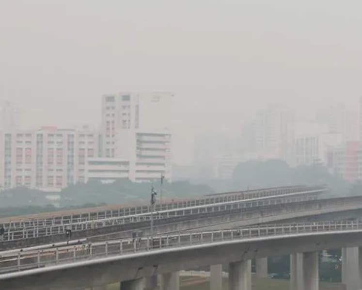 Haze hits unhealthy levels in Singapore as PSI exceeds 100 for the first time in 3 years