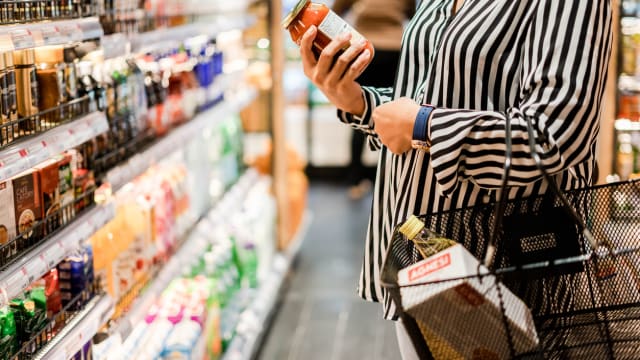 8视界民情调查：选购食物饮料时参考营养资讯栏的人减少了