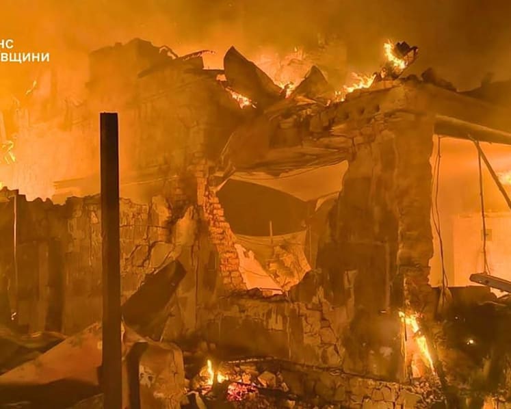 Ukraine warns of tough winter as Russia strikes kill 4 in Kyiv region 