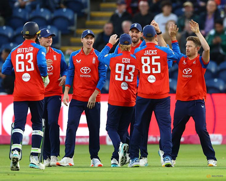 England beat Sri Lanka by six wickets to secure T20 series 2-0