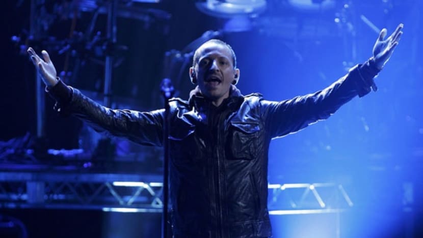 'Saya dikhianati, Linkin Park ingkar janji': Ibunda Chester Bennington kecewa putranya digantikan Emily Armstrong