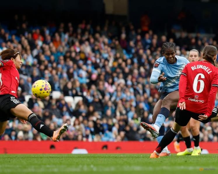 Man City beat Man United to go four points clear in WSL