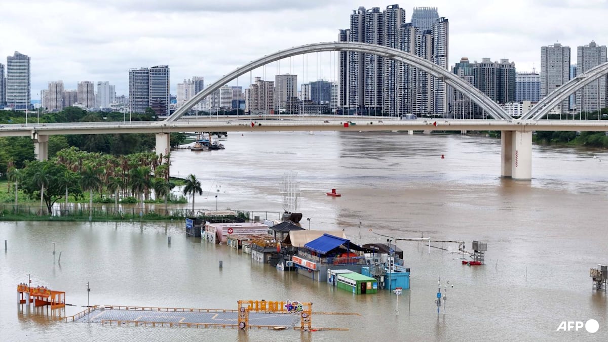 Death toll from landslide in northwest China rises to 21