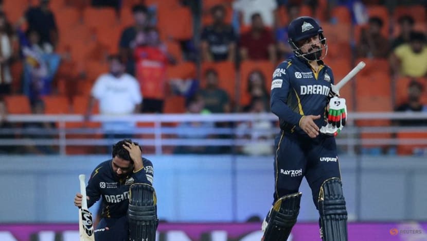 Mumbai eliminate Gujarat to keep alive IPL final hopes