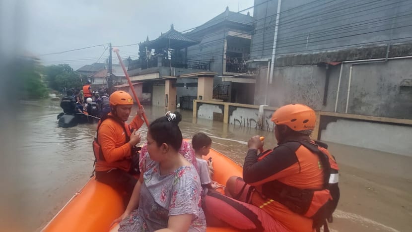 Banjir dahsyat terjang Bali, Denpasar-Canggu lumpuh, 2 tewas