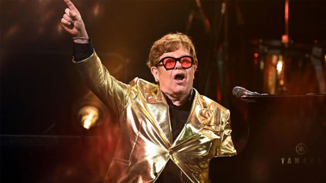 78岁Elton John 双眼视力受损，因看不到儿子们打球感遗憾！