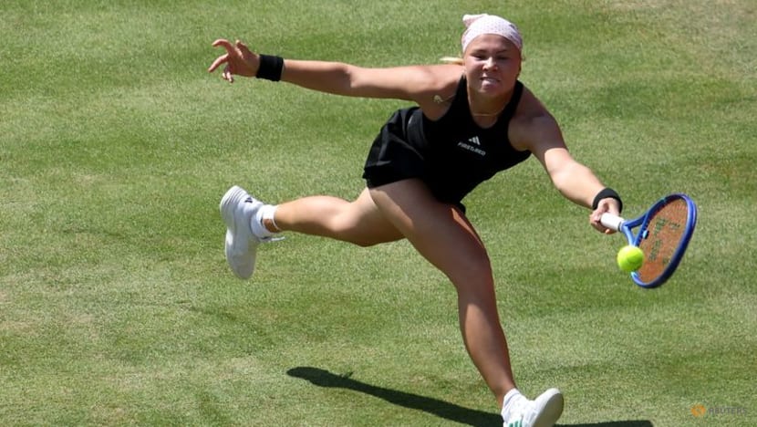 Raducanu powers into Queen's Club quarters as last Briton standing Raducanu powers into Queen's Club quarters as last Briton standing