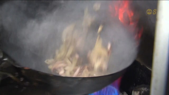 韩国餐馆引入AI机器人厨师 提升效率节省人力成本