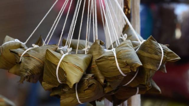 咸的、甜的各有粉丝　粽子热量算一算