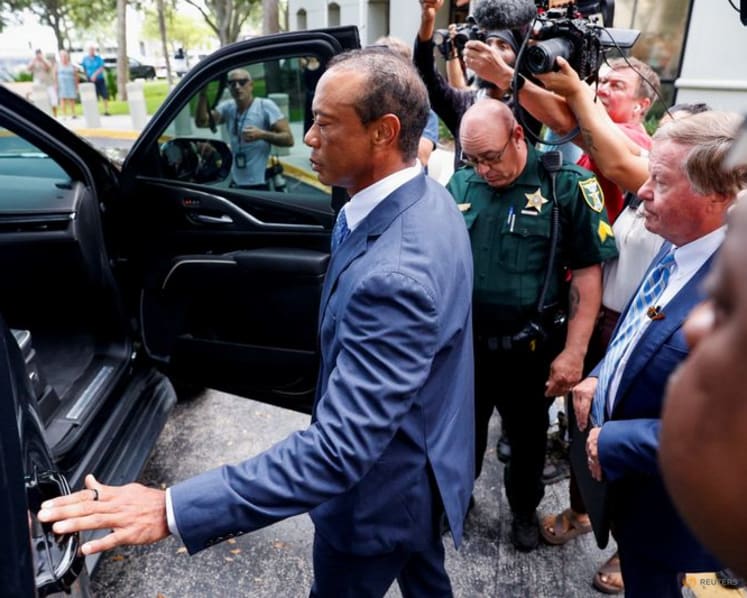 Woods to change not guilty plea in DUI case, court documents show