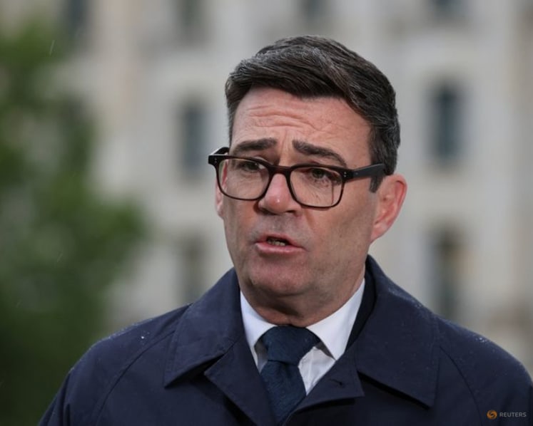 Burnham hopes for EU deal next month, stirs Brexit debate