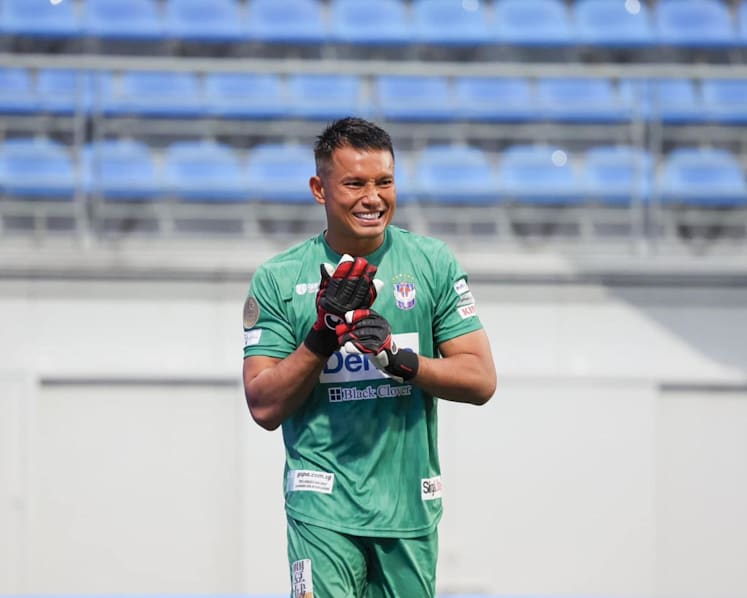Singapore goalkeeper Hassan Sunny announces retirement from international football