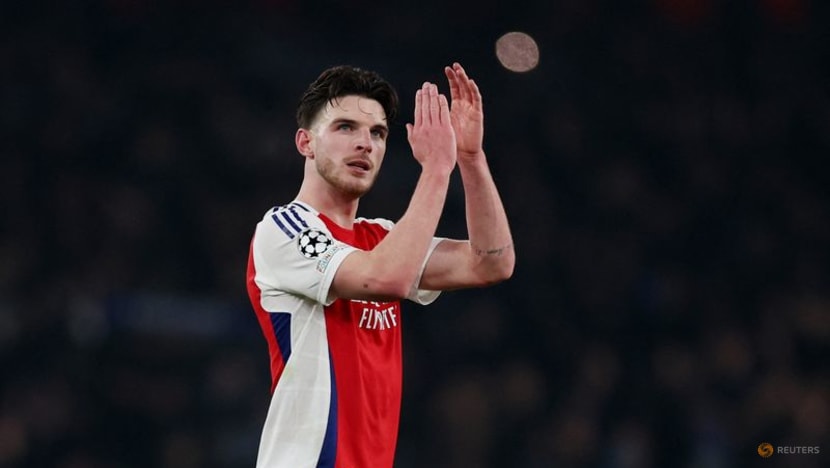 Arsenal see off Dinamo to move to brink of last 16