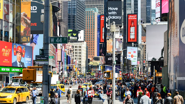 美国消费信心连续两个月上升 创16个月来新高