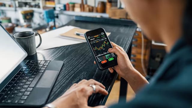 涉参与全球内幕交易非法获利数千万美元 两狮城男美国被控