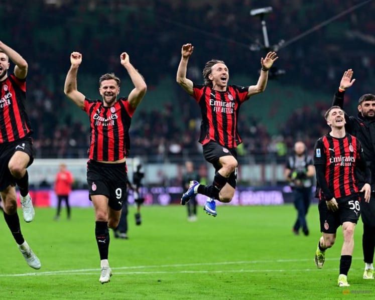 Milan edge Inter in derby to keep distant title chase alive