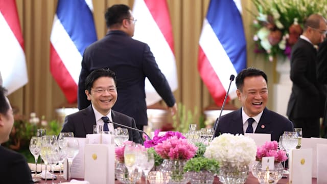新泰领导人非正式峰会结束 黄总理期待和阿努廷携手推进两国合作