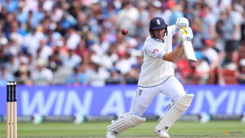 Record-breaking Root puts England in control and in sight of series win