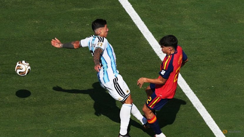 World Cup final between 10-man Argentina and Spain goes to extra time