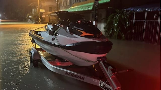 泰国男子疑不满救援行动缓慢 朝天鸣枪三次吓坏救援人员