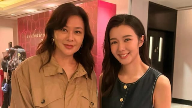 既可粉雕玉琢，也能浑然天成！港姐麦明诗意外曝光关之琳无修图照