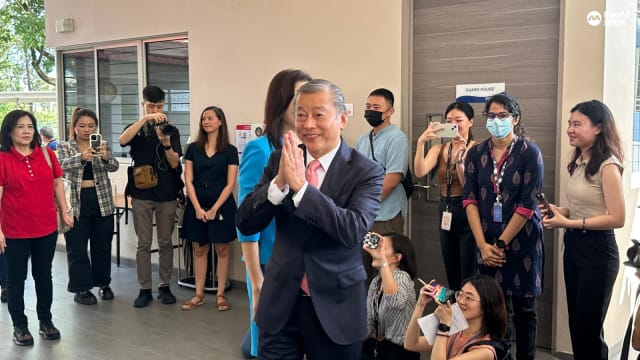 【直播】吴振华现身选举局 索取参选总统表格 