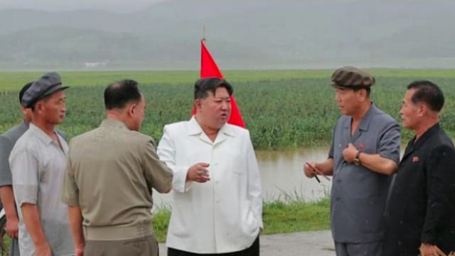 金正恩视察风灾灾区 指责当地农业指导机构和党组织