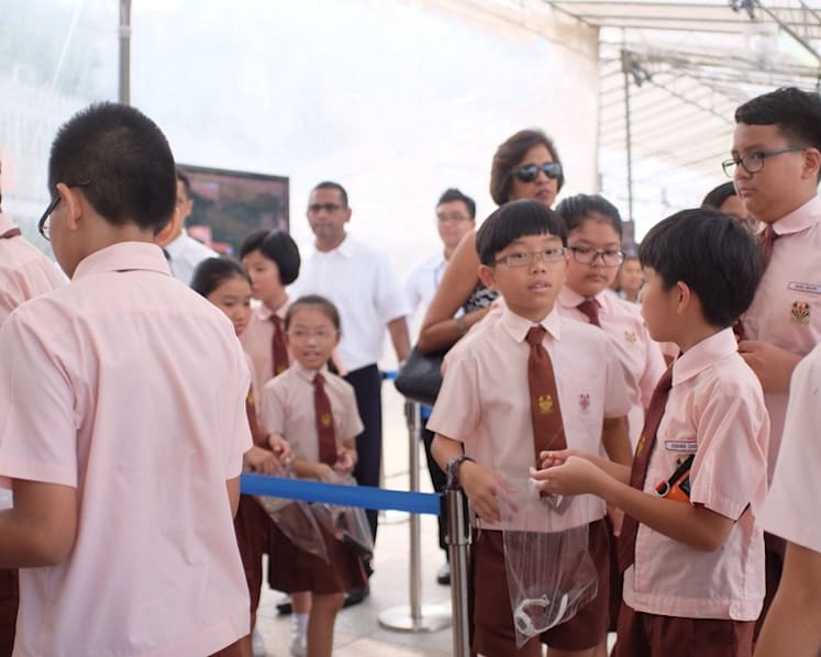 Young and old bid goodbye to S R Nathan