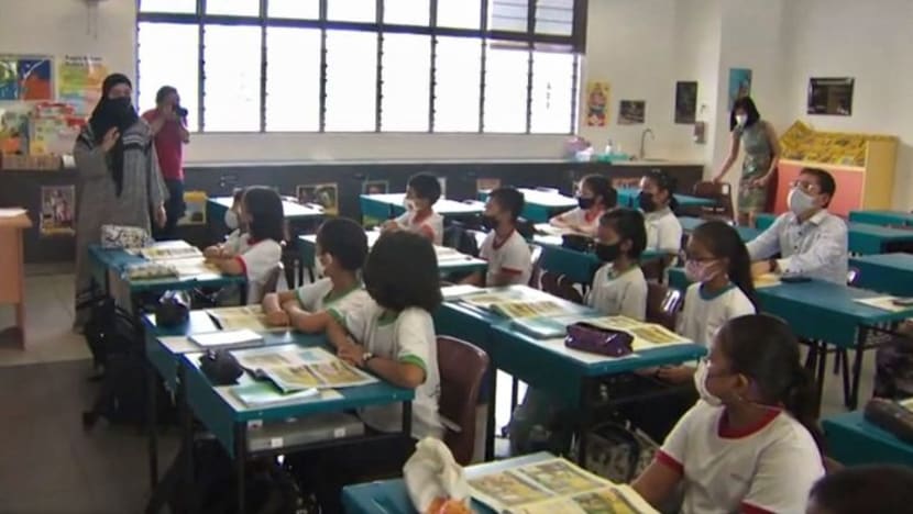KOMENTAR: Tingkatkan kehidupan pelajar dari keluarga susah sambil lestarikan semangat gotong-royong