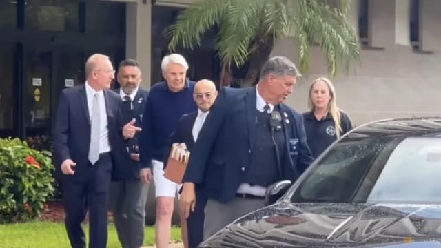 案件涉及数十名男性 A&F 前总裁涉性贩运被控