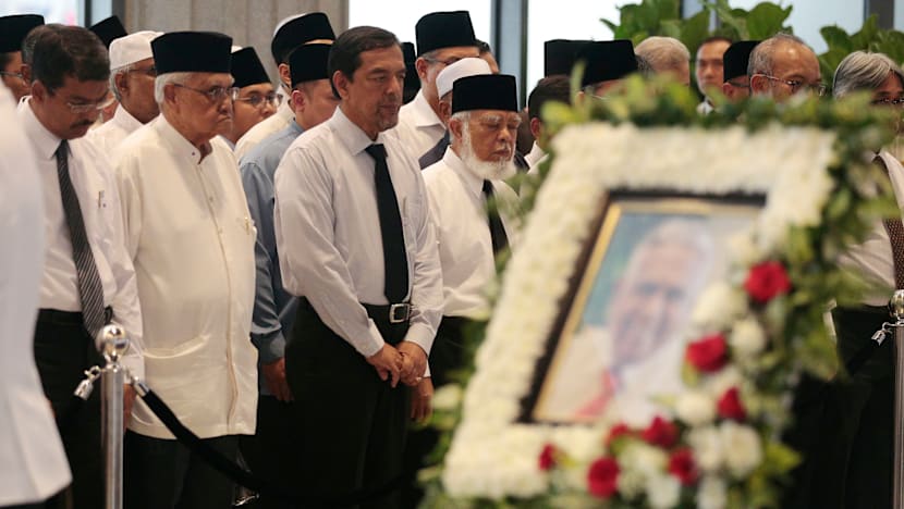 Young and old bid goodbye to S R Nathan