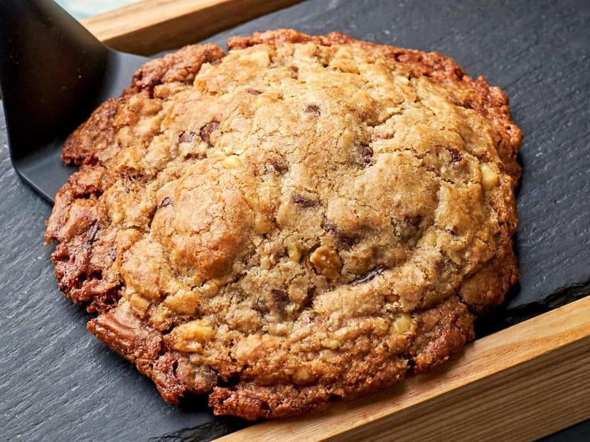 This Vegan Cookie Recipe From Cookie Monster's New Book Is Surprisingly Yummy