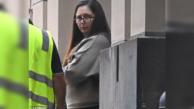 澳洲女被指用毒蘑菇杀三人  案件开审被告不认罪