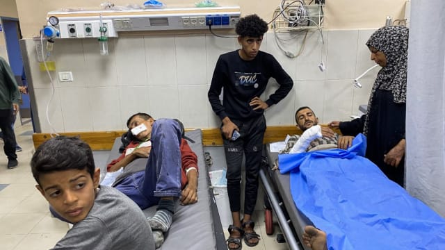 以军再向拉法援助物资分发点附近开火 近30人死亡
