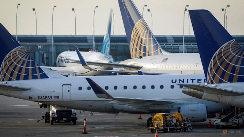 US expects flight delays to worsen as controllers miss paychecks US expects flight delays to worsen as controllers miss paychecks